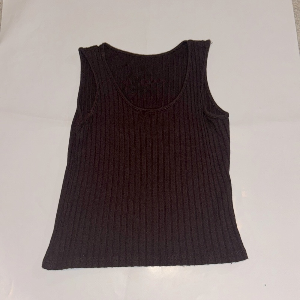 brown tank top cropped
